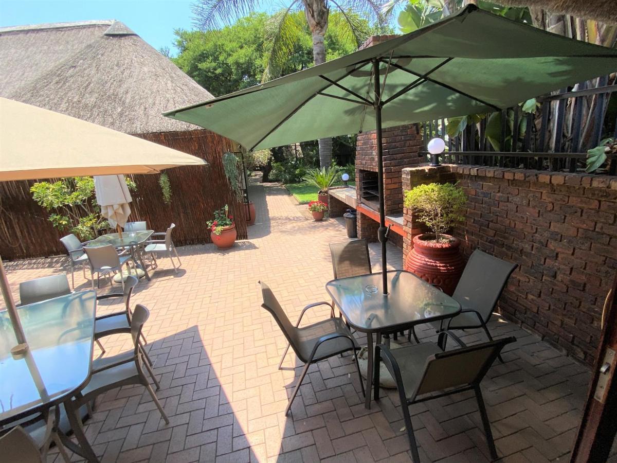 Safari Club Guest Lodge Or Tambo International Airport Kempton Park Bagian luar foto