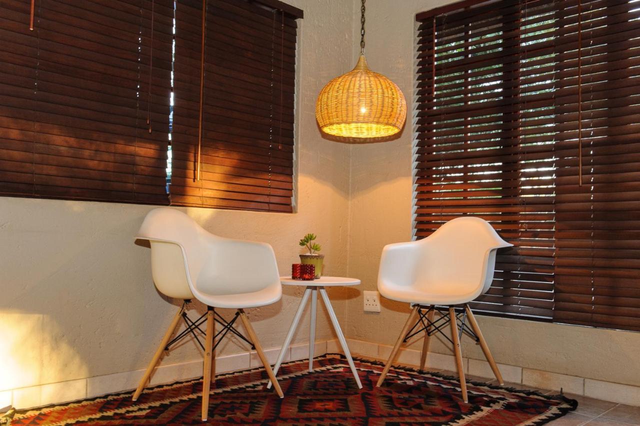 Safari Club Guest Lodge Or Tambo International Airport Kempton Park Bagian luar foto
