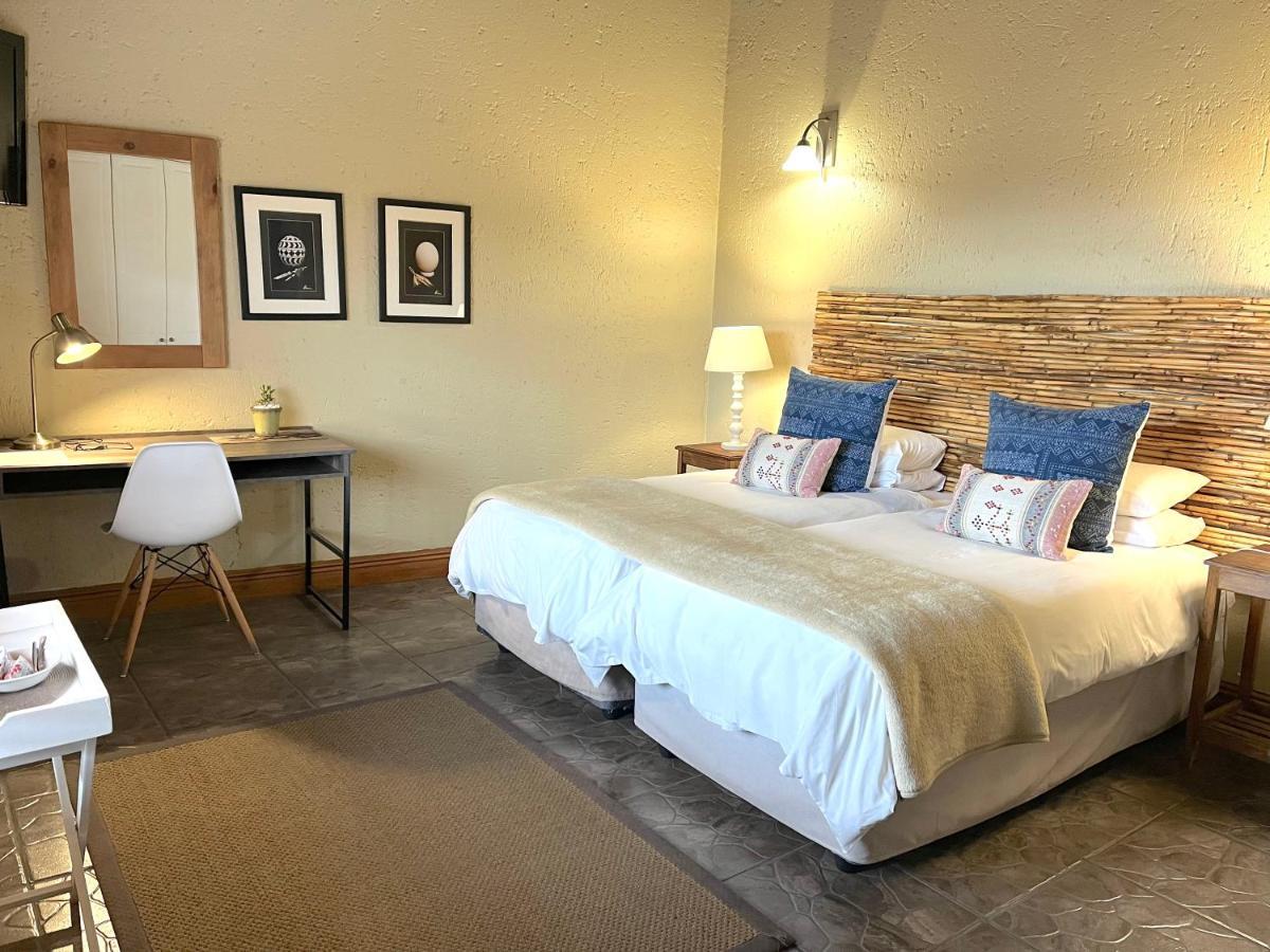 Safari Club Guest Lodge Or Tambo International Airport Kempton Park Bagian luar foto