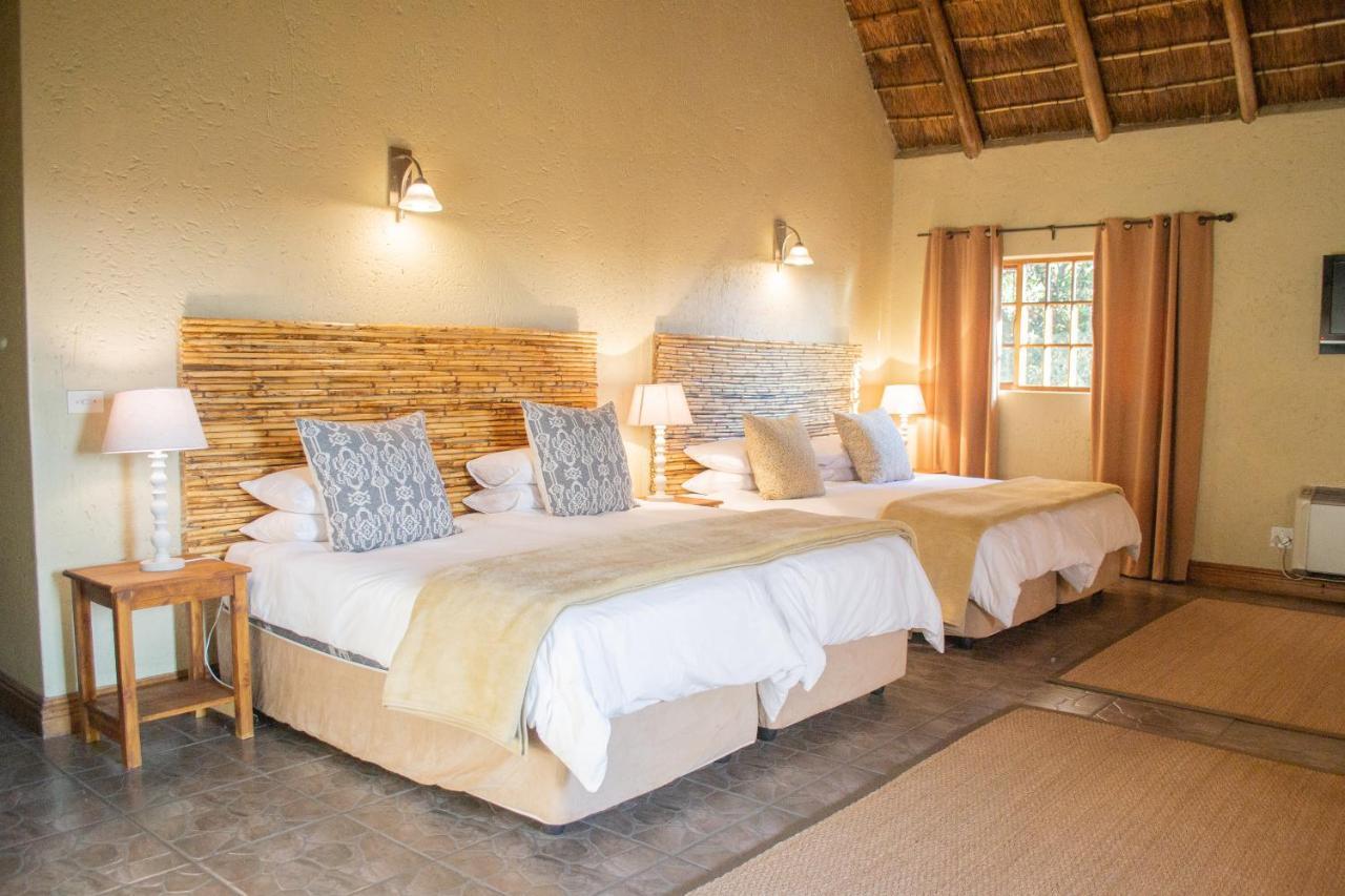 Safari Club Guest Lodge Or Tambo International Airport Kempton Park Bagian luar foto