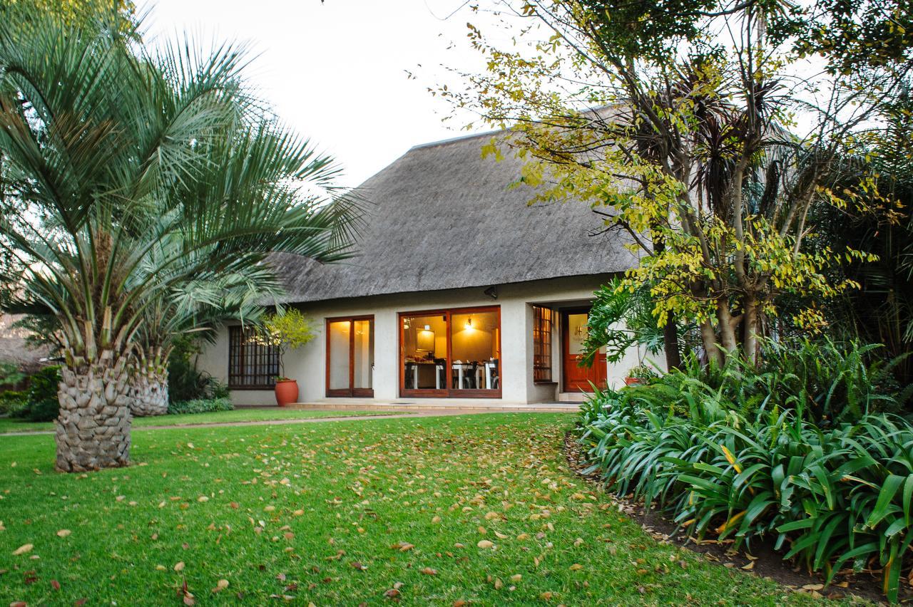Safari Club Guest Lodge Or Tambo International Airport Kempton Park Bagian luar foto