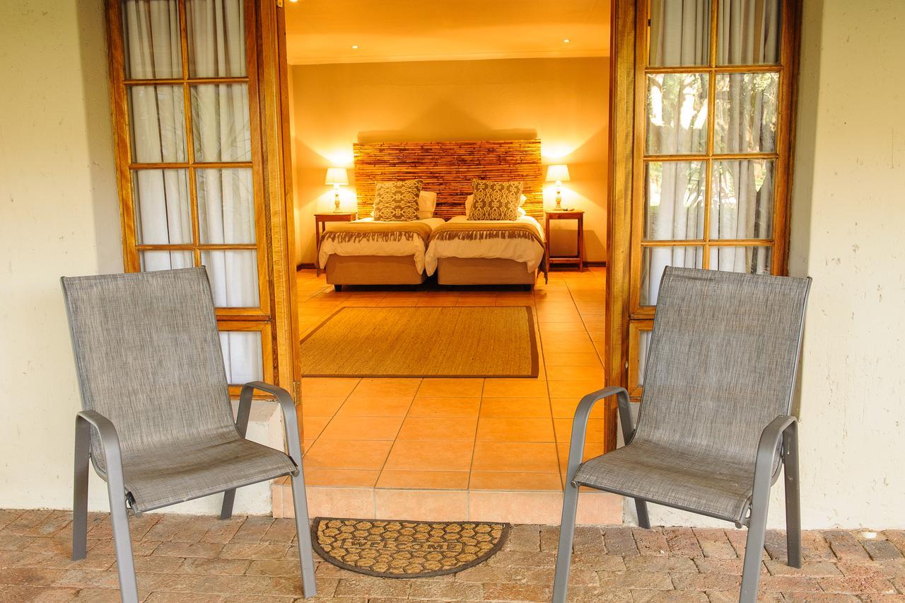 Safari Club Guest Lodge Or Tambo International Airport Kempton Park Bagian luar foto